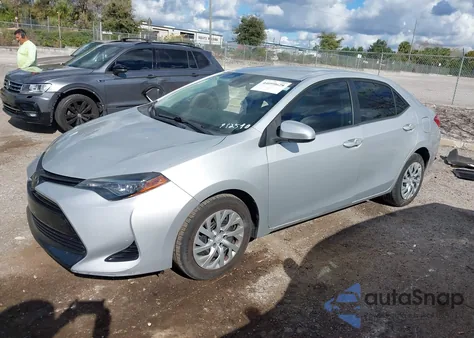 2018 Toyota Corolla Le z USA, uszkodzony, nr VIN 2T1BURHE7JC982540